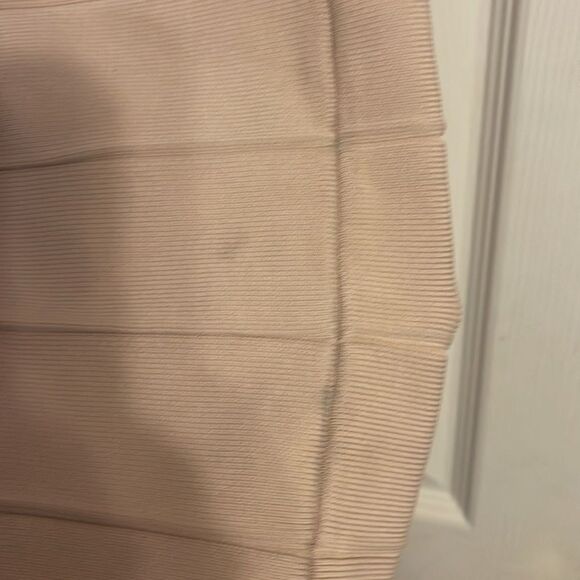 BCBG MaxAzria Ribbed  SkirtSize Small EUC - Picture 7 of 9